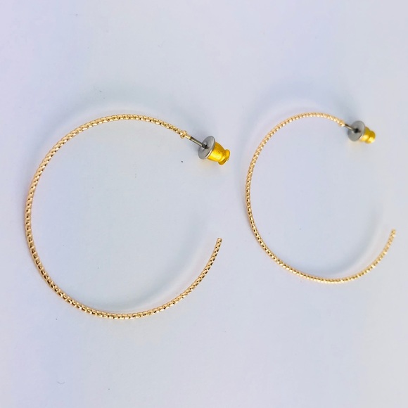 New! Gold Twisted Hoop Earrings - Picture 1 of 3